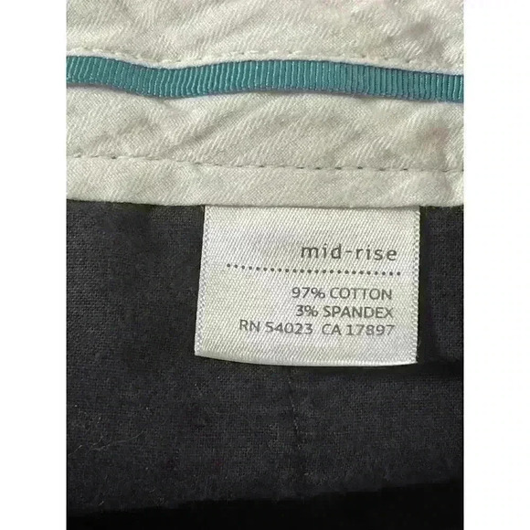 Old Navy Women's Black Mid-Rise Stretch Shorts SIZE-10 - Picture 6 of 6